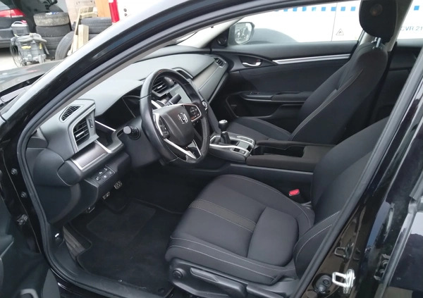 Honda Civic cena 37900 przebieg: 92900, rok produkcji 2019 z Człuchów małe 781